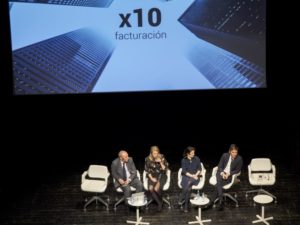 Resumen Jornada La era Tecnológica 8 Resumen Jornada La era Tecnológica, Desarrollo de negocio en un mundo “casi” digital